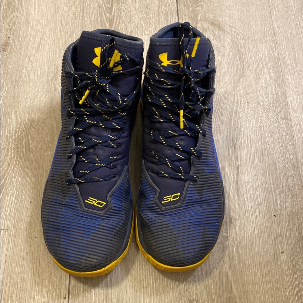 Under Armour SC, pre owned, see pictures for details